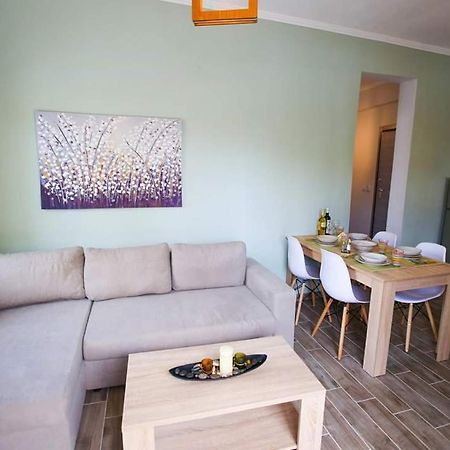 Stella Boutigue Rooms Néa Péramos Bagian luar foto