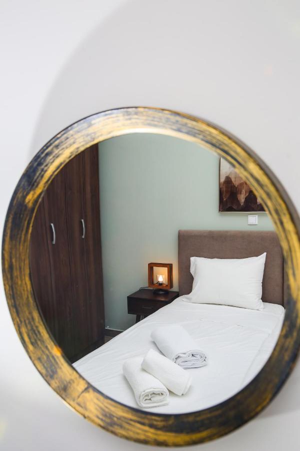 Stella Boutigue Rooms Néa Péramos Bagian luar foto