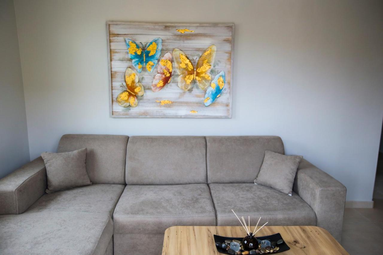 Stella Boutigue Rooms Néa Péramos Bagian luar foto