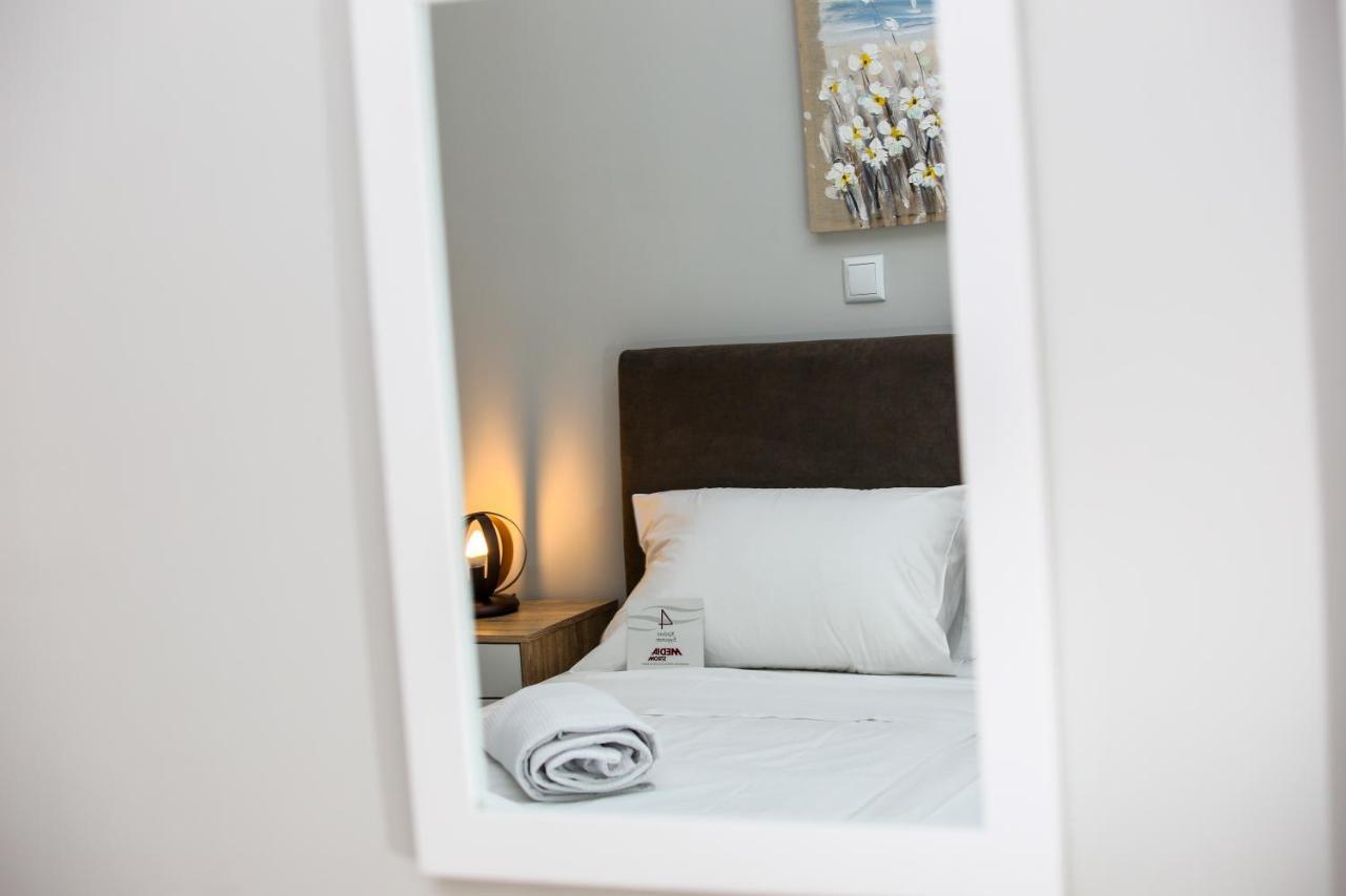 Stella Boutigue Rooms Néa Péramos Bagian luar foto