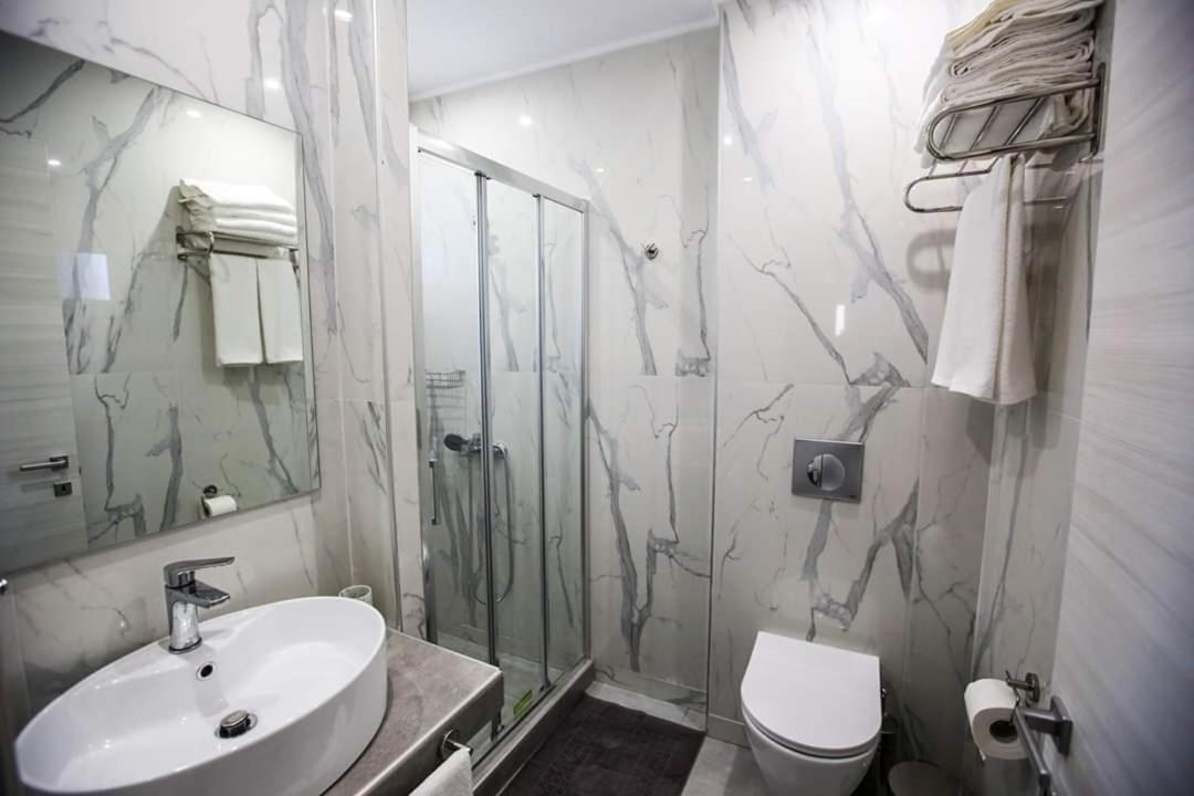 Stella Boutigue Rooms Néa Péramos Bagian luar foto
